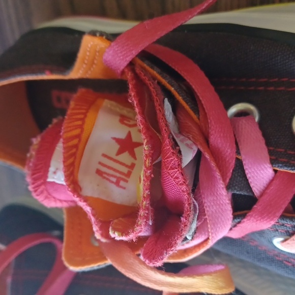 Converse Black and Pink SZ 6, multicolor tongues - Picture 2 of 8